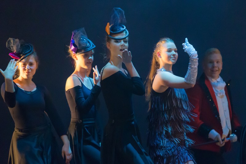 "Frost" og "And the Winner Is"